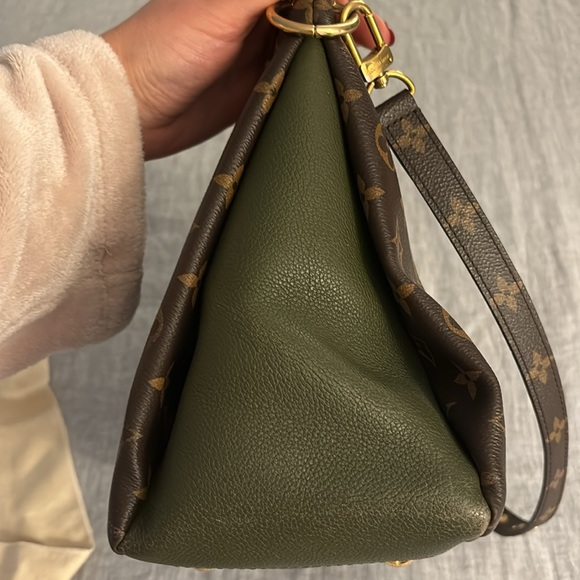 Authentic LOUIS VUITTON Monogram Pallas in rare hunter green - Picture 12 of 13